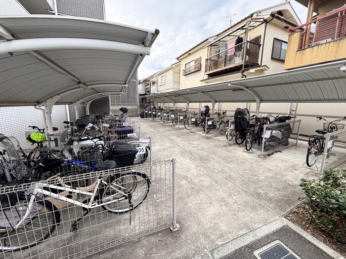 物件外観写真6　(駐輪場)