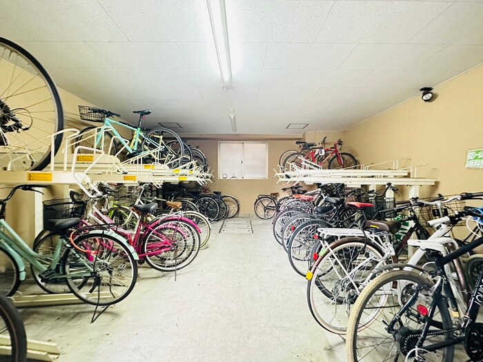 ＷＩＬＬ－２１　烏丸御池の駐輪場