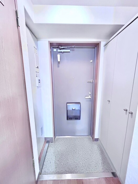 物件内観写真14　(玄関)