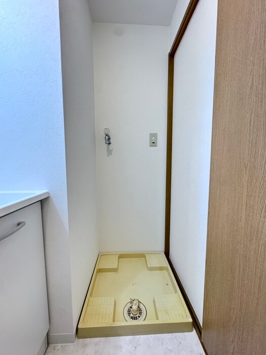 物件内観写真18　(洗濯機置場)