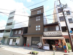 フラッティ一条御前外観写真