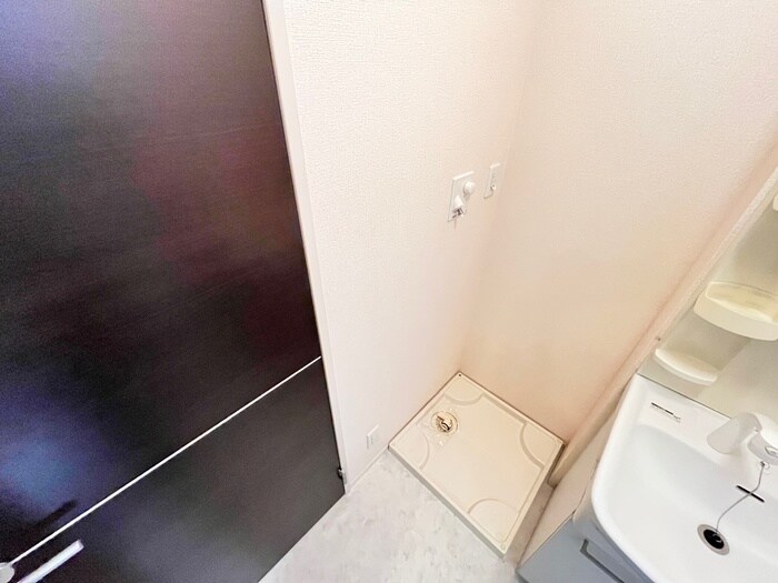 物件内観写真16　(洗濯機置場)