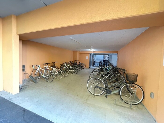 物件外観写真6　(駐車場)