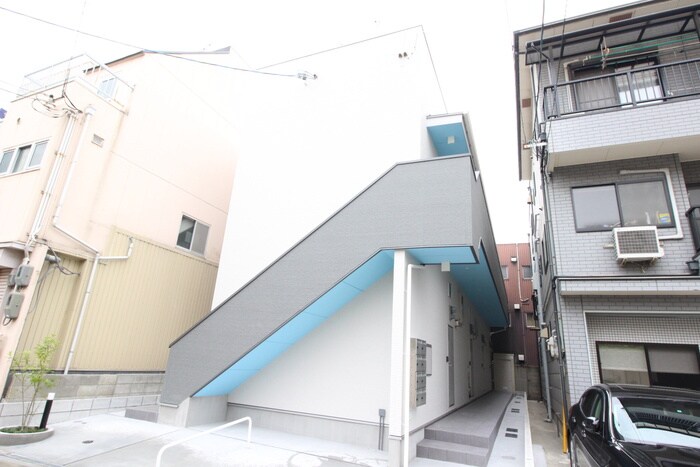 物件外観写真4　(エントランス部分)