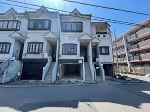 伊勢田町中ノ田貸家外観写真