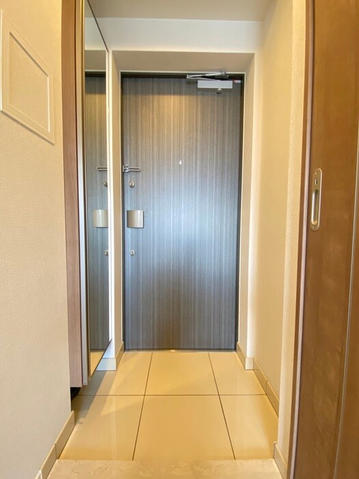 物件内観写真15　(玄関)