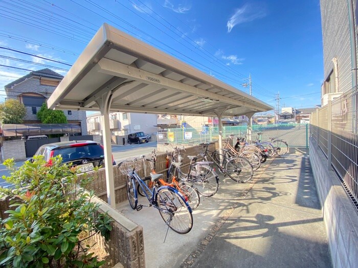 物件外観写真3　(駐輪場)