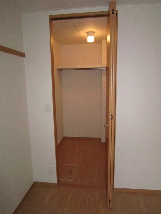物件内観写真15　(収納)