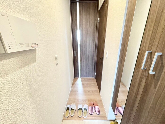 物件内観写真16　(廊下)