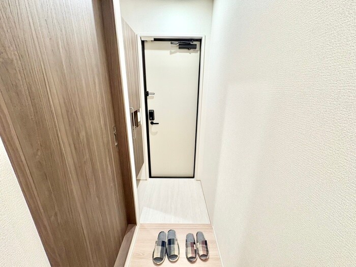 物件内観写真16　(玄関)