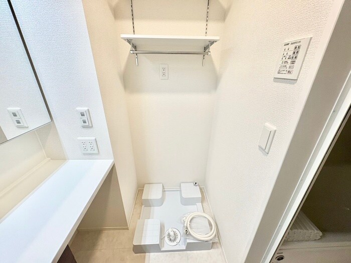 物件内観写真17　(洗濯機置場)