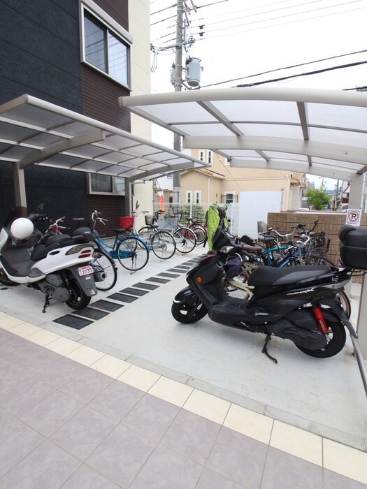 物件外観写真5　(駐輪場)