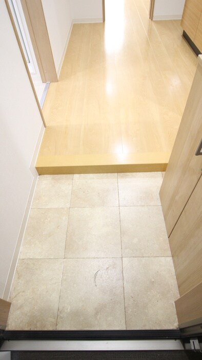 物件内観写真13　(玄関)