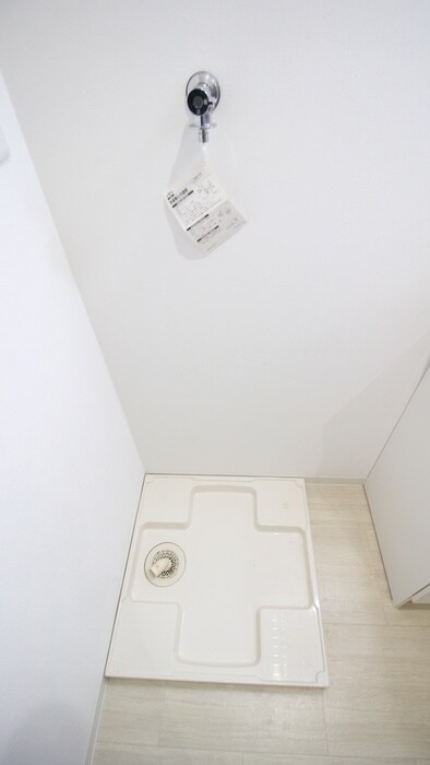 物件内観写真16　(洗濯機置場)