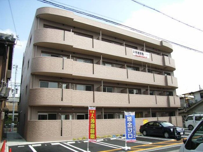 物件外観写真5　(エントランス部分)