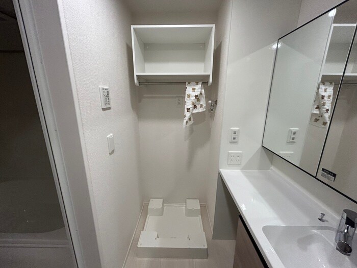 物件内観写真10　(洗濯機置場)