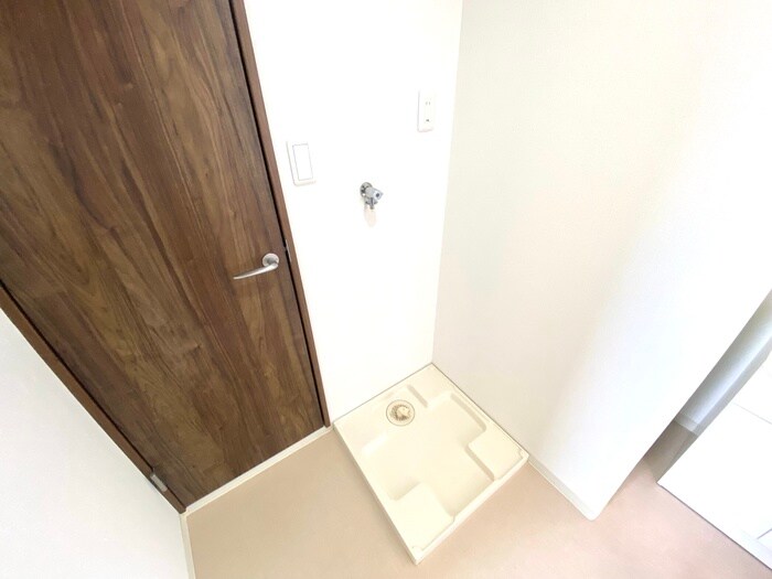 物件内観写真13　(洗濯機置場)