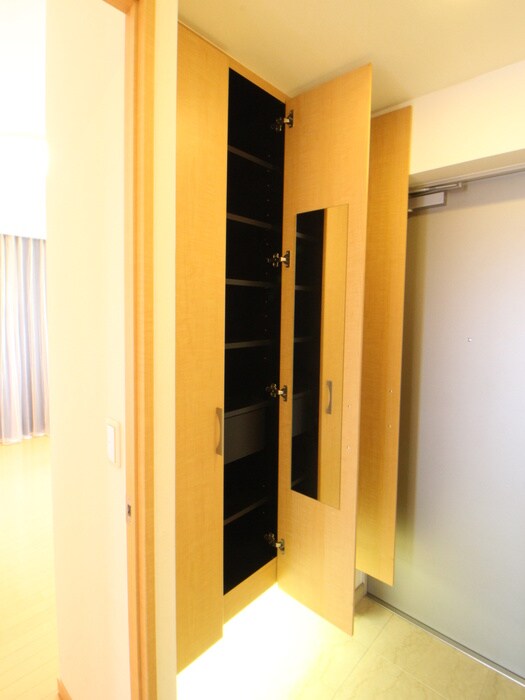 物件内観写真8　(靴箱)