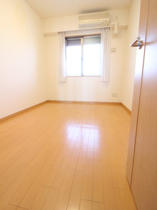 物件内観写真11　(居室)