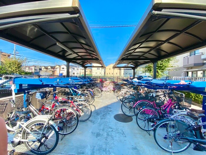 物件外観写真3　(駐輪場)