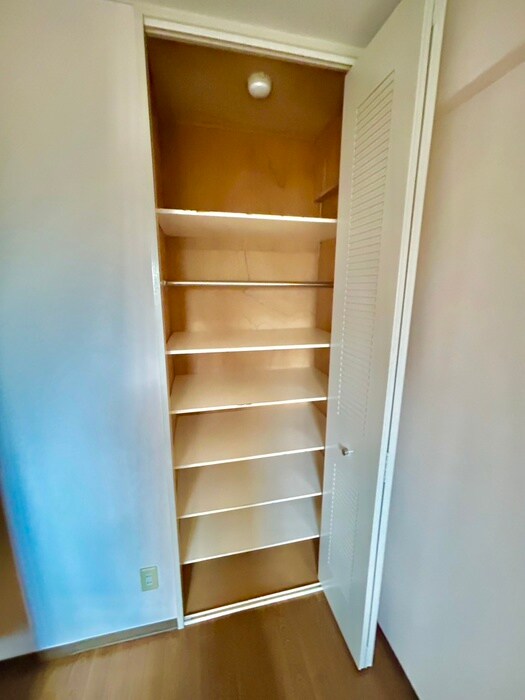 物件内観写真11　(収納)