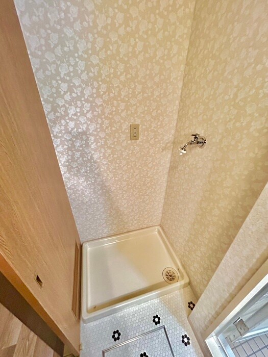 物件内観写真16　(洗濯機置場)