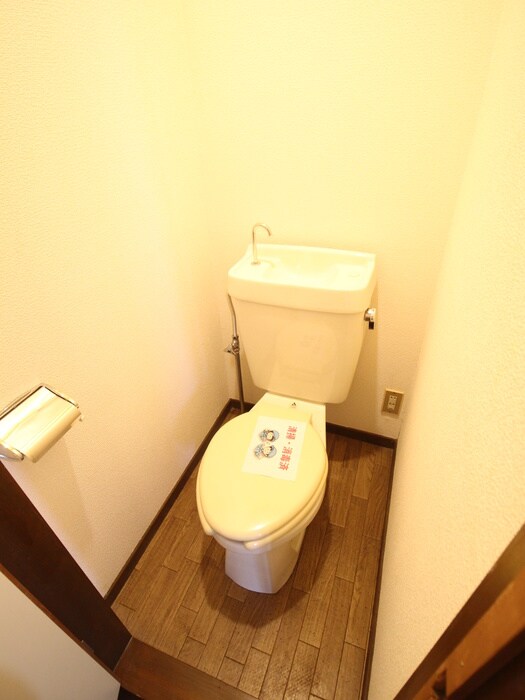 物件内観写真11　(トイレ)