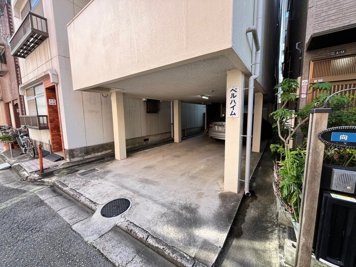 物件外観写真5　(エントランス部分)