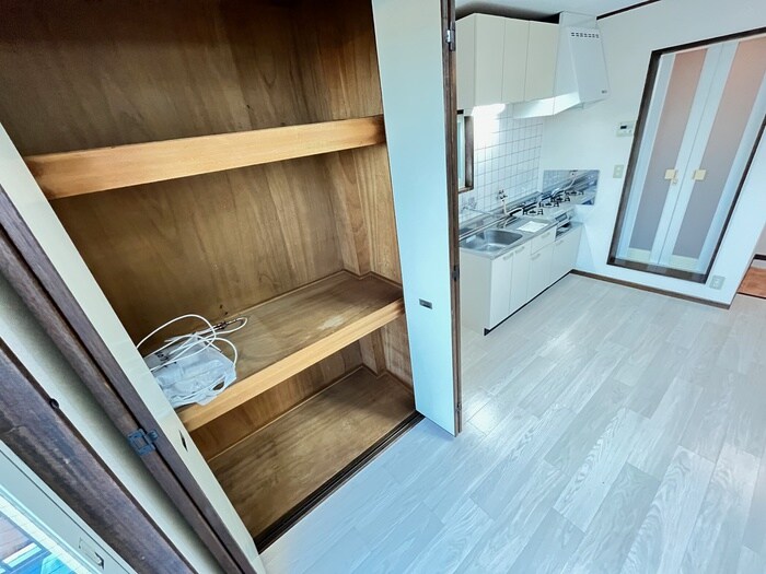 物件内観写真16　(収納)