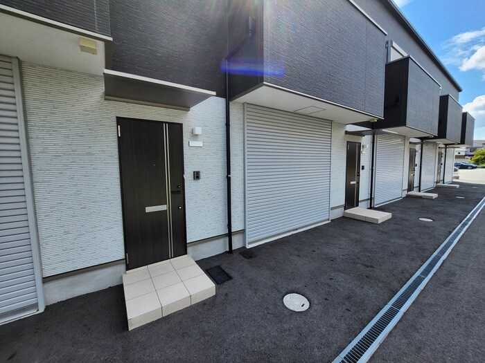 物件外観写真5　(駐輪場)