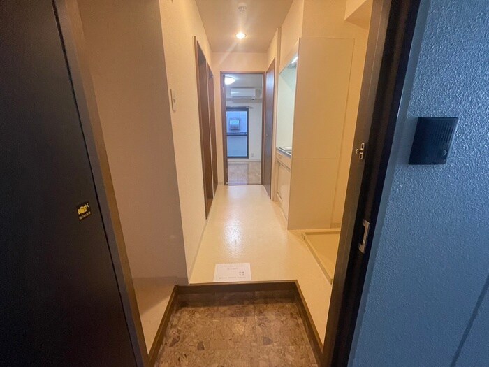 物件内観写真5　(玄関)