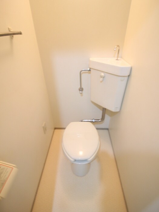 物件内観写真8　(トイレ)