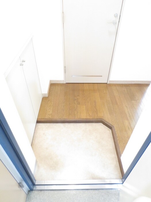 物件内観写真13　(玄関)