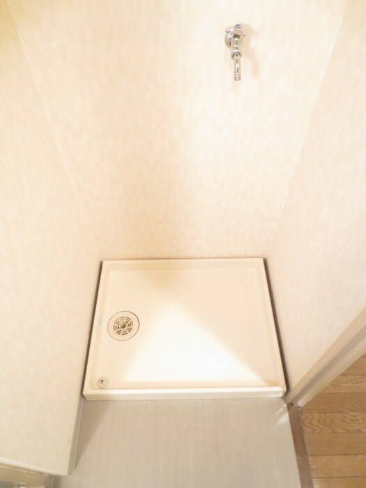 物件内観写真14　(洗濯機置場)