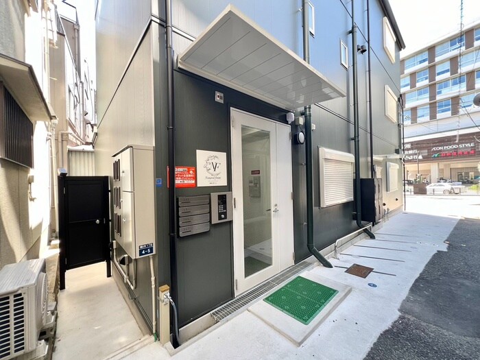 物件外観写真5　(エントランス部分)