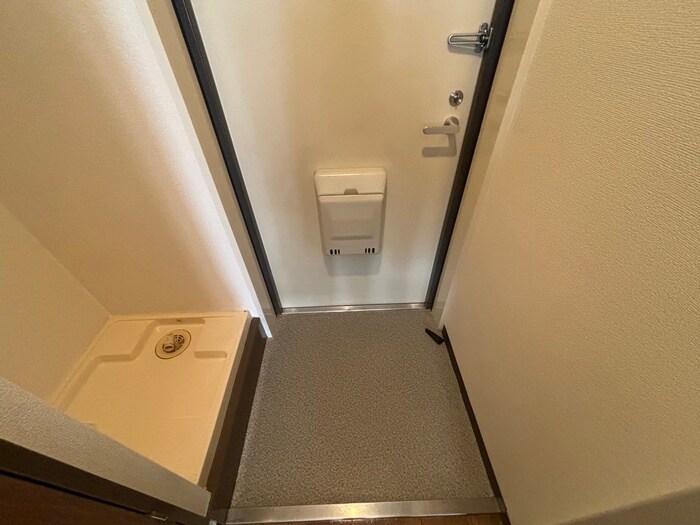 物件内観写真17　(玄関)