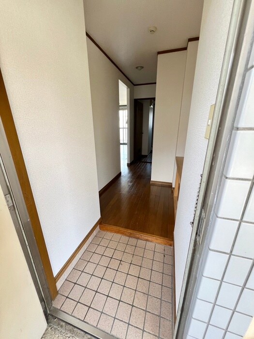 物件内観写真17　(玄関)