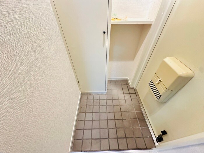 物件内観写真13　(玄関)