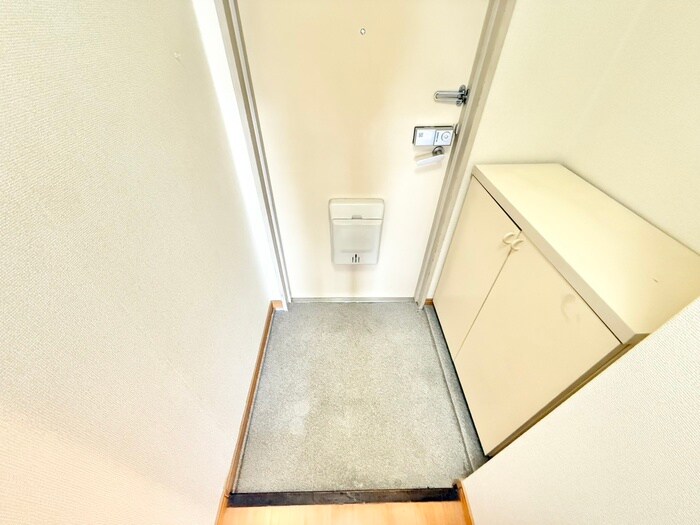 物件内観写真17　(玄関)