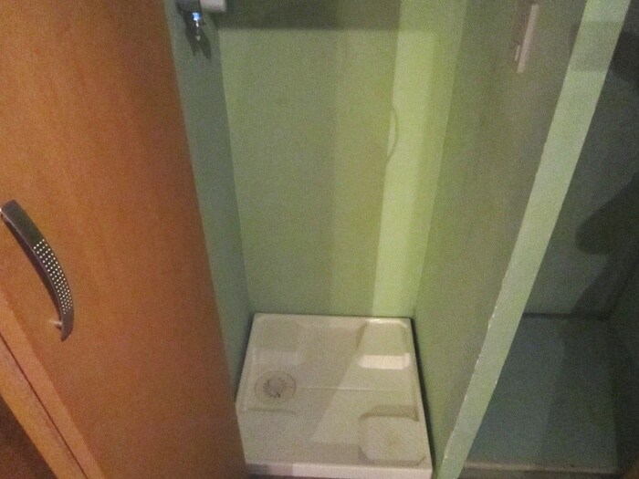 物件内観写真11　(洗濯機置場)