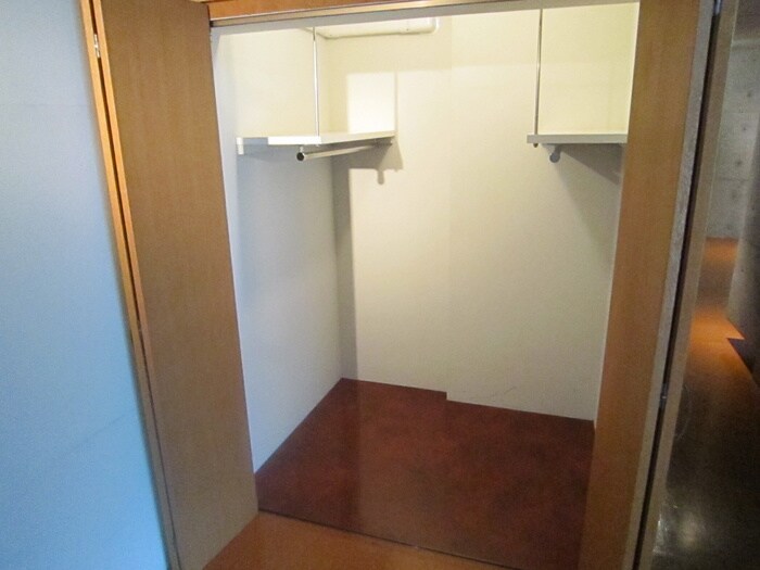 物件内観写真12　(収納)