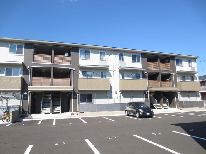 物件外観写真6　(エントランス部分)