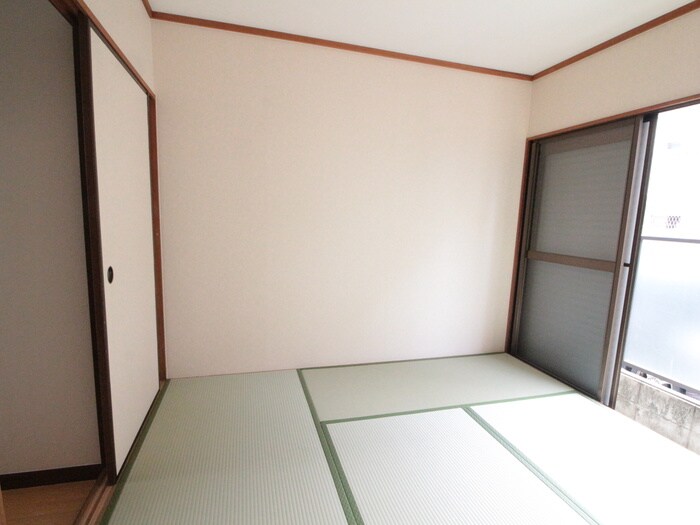 物件内観写真8　(居室)