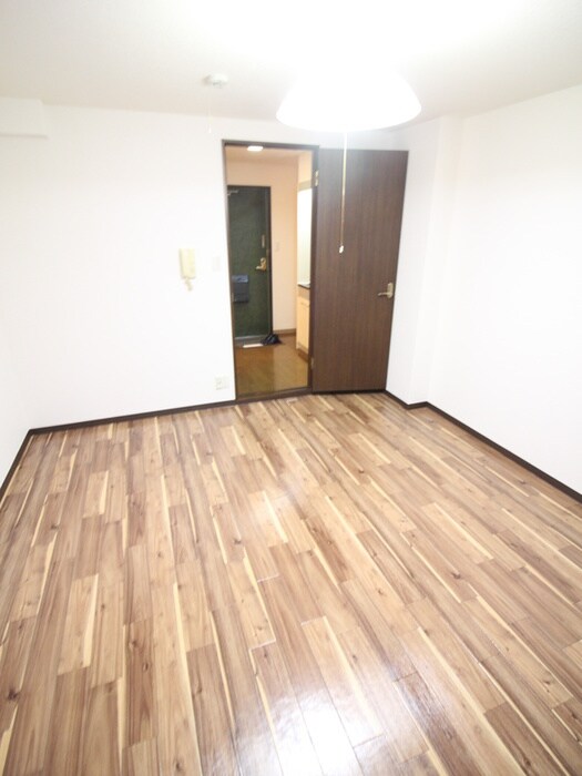 物件内観写真10　(廊下)