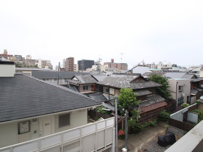 物件内観写真13　(室内からの展望)