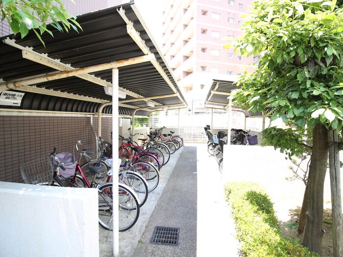 物件外観写真4　(駐輪場)