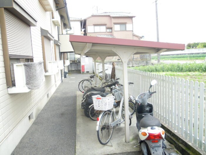 物件外観写真5　(駐輪場)
