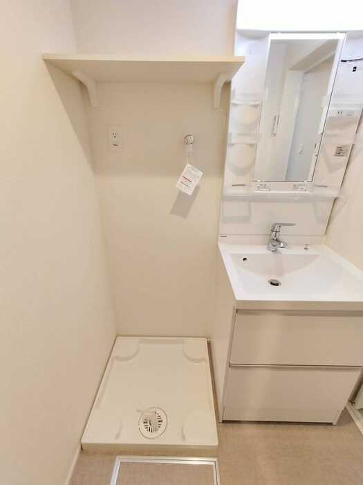 物件内観写真11　(洗濯機置場)