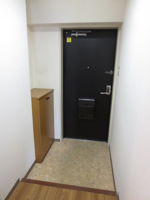 物件内観写真7　(玄関)