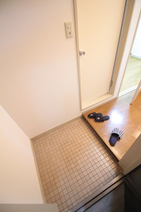 物件内観写真7　(玄関)